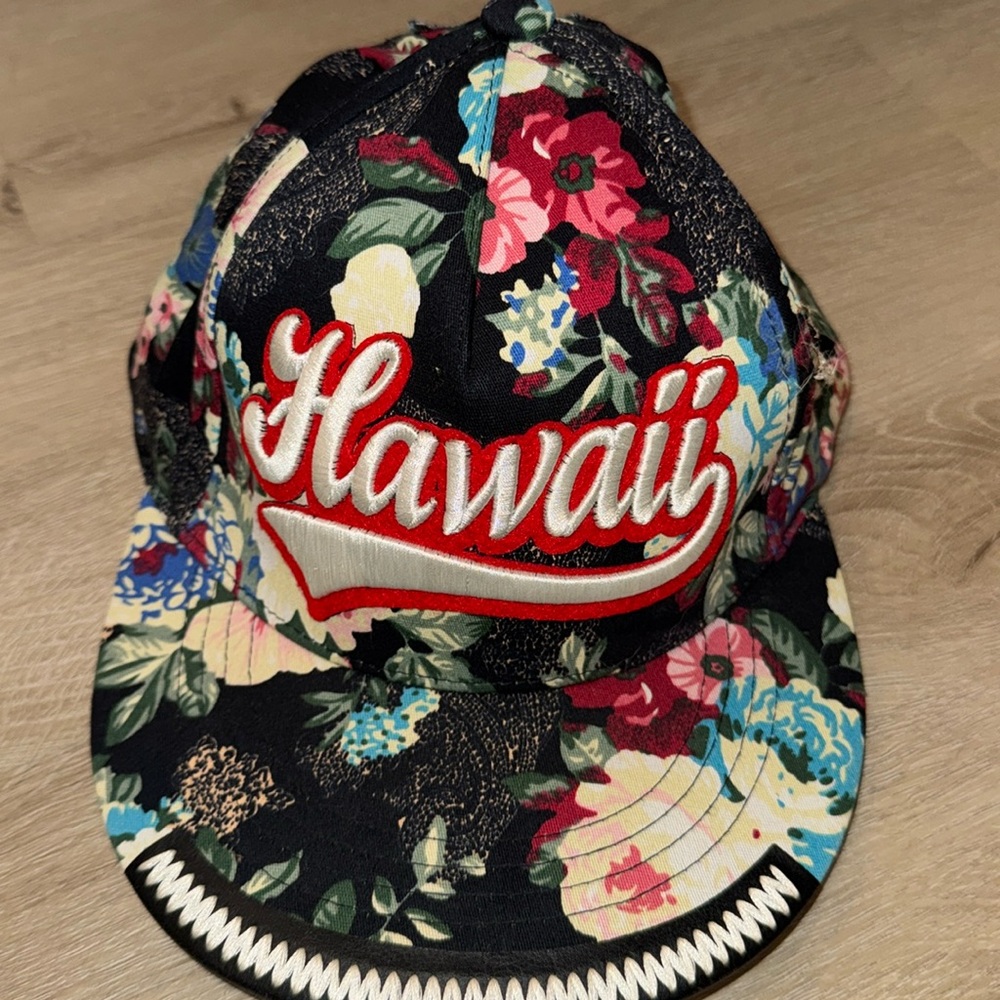 Robin Ruth Hawaii hat